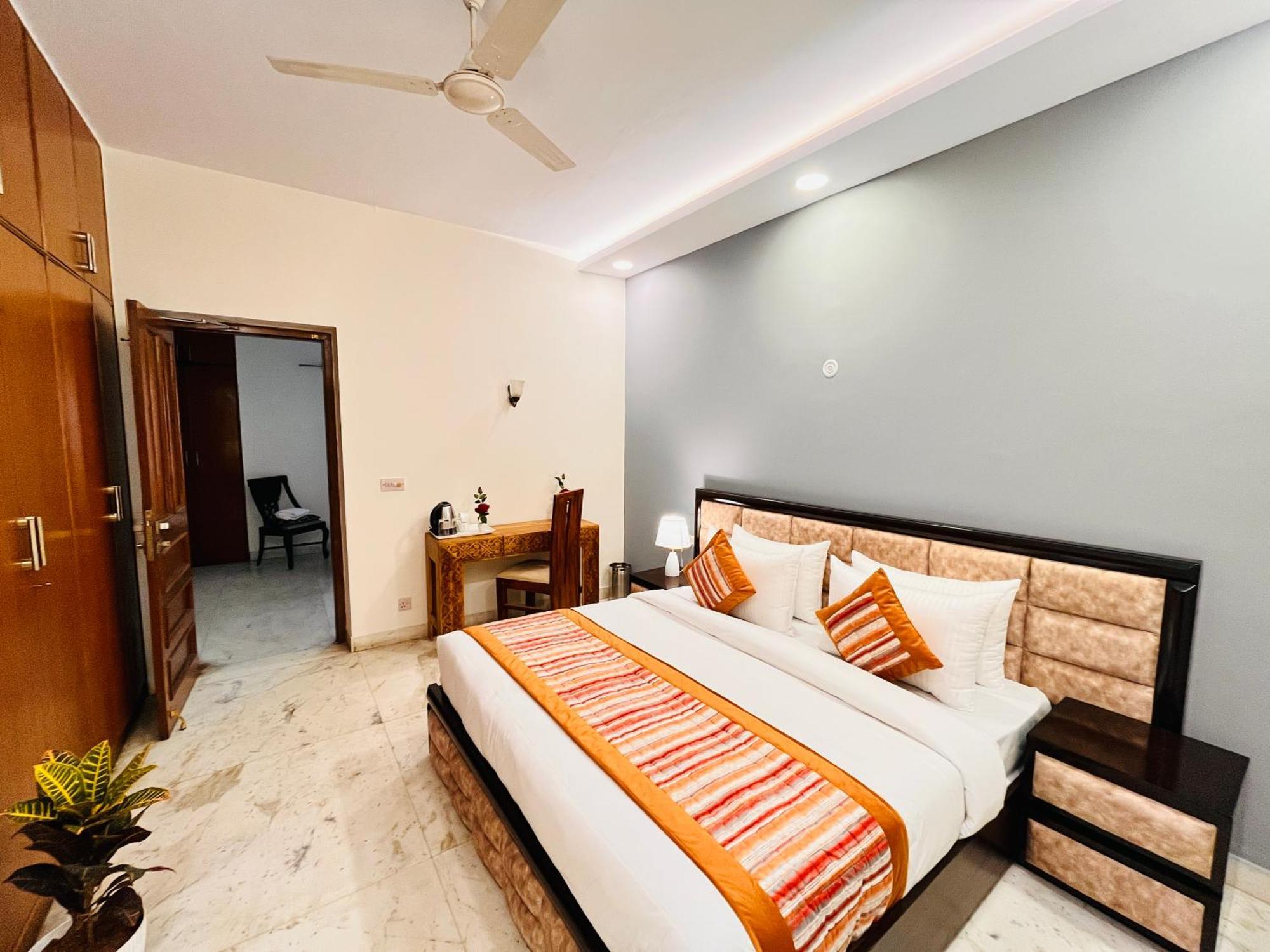 Grove Residency Hauz Khas New Delhi Couple Friendly Hotel Exterior photo