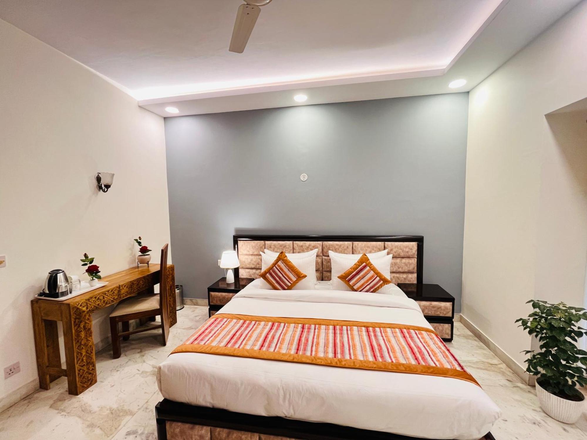 Grove Residency Hauz Khas New Delhi Couple Friendly Hotel Exterior photo