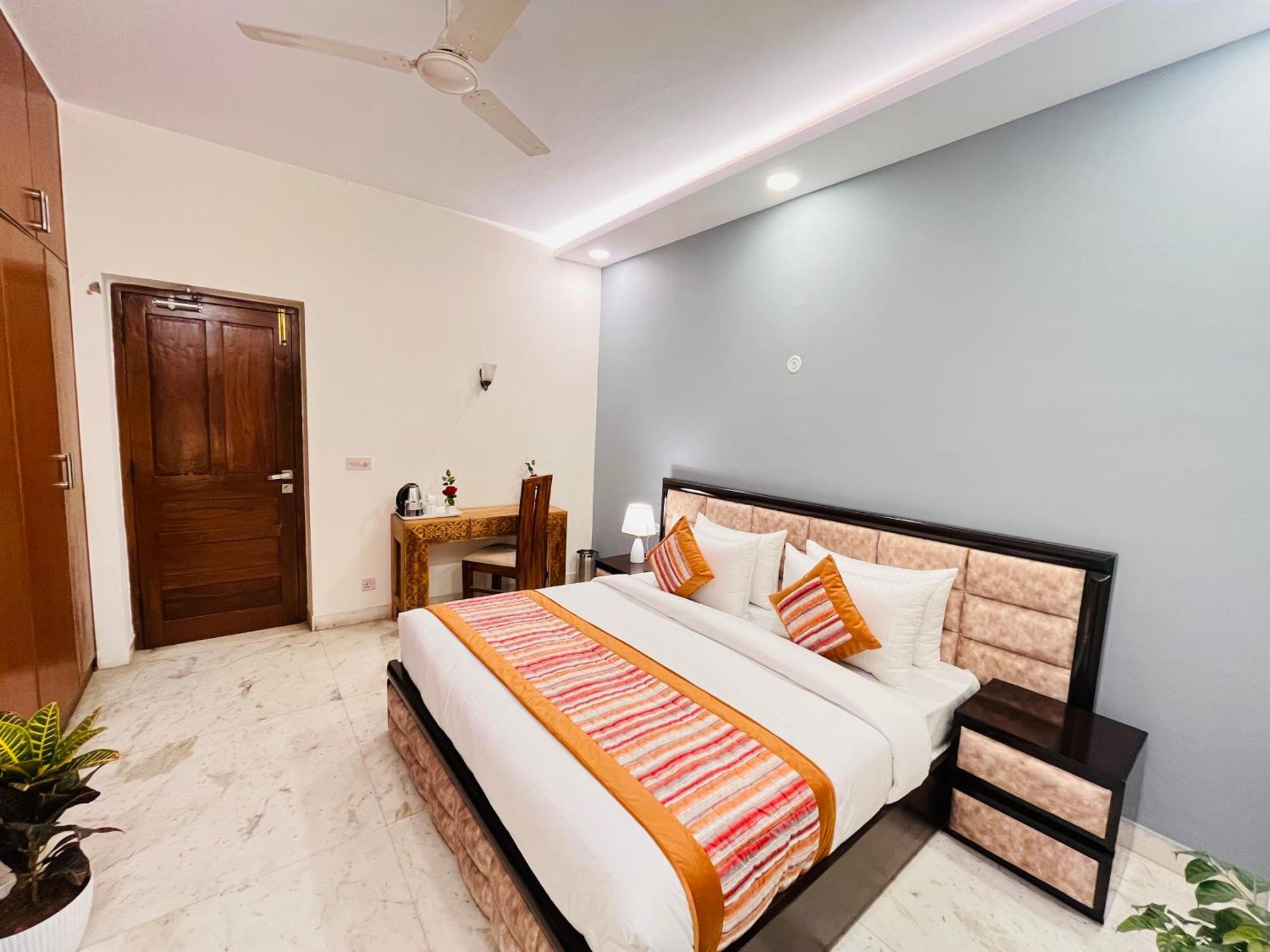 Grove Residency Hauz Khas New Delhi Couple Friendly Hotel Exterior photo