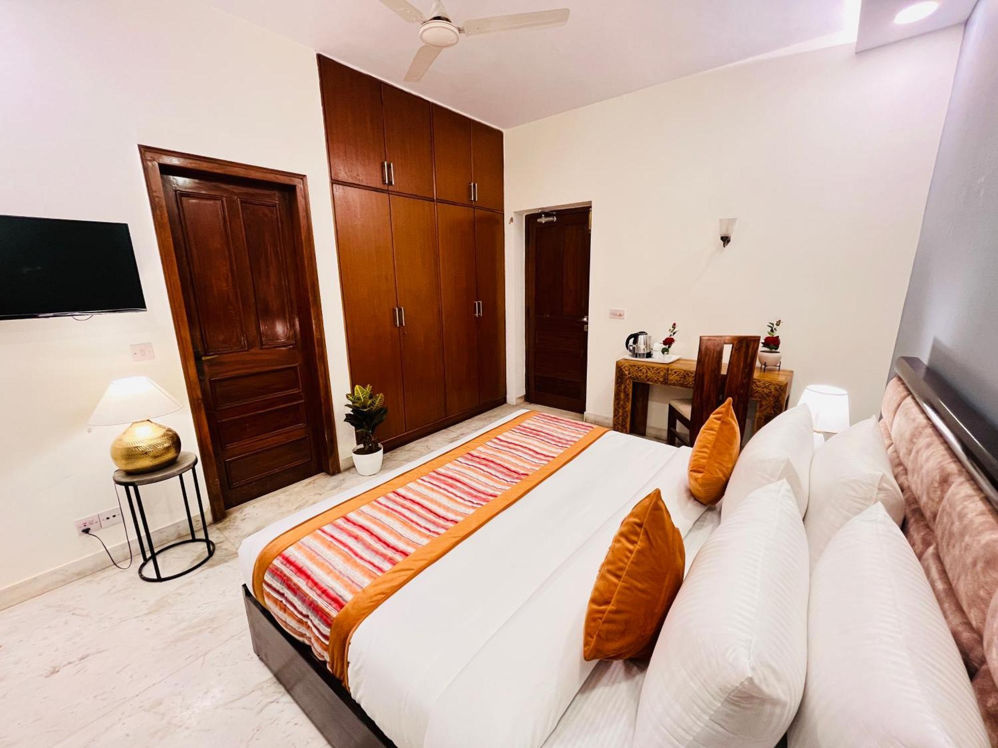 Grove Residency Hauz Khas New Delhi Couple Friendly Hotel Exterior photo