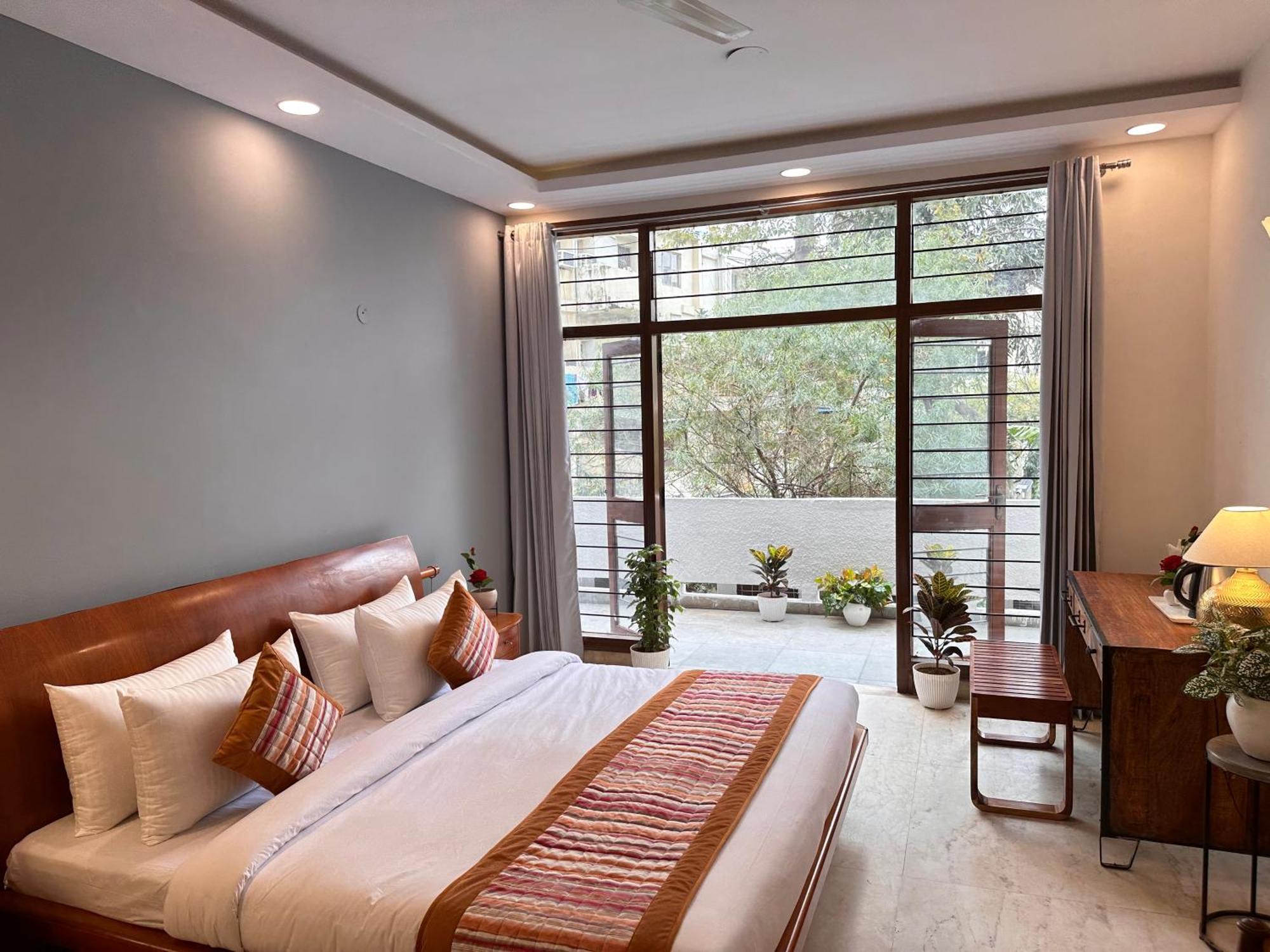 Grove Residency Hauz Khas New Delhi Couple Friendly Hotel Exterior photo