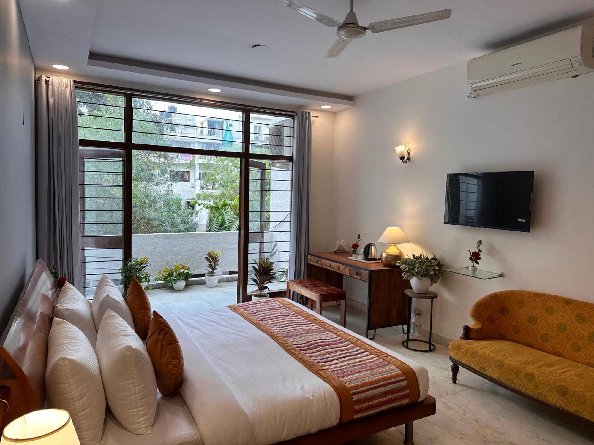 Grove Residency Hauz Khas New Delhi Couple Friendly Hotel Exterior photo